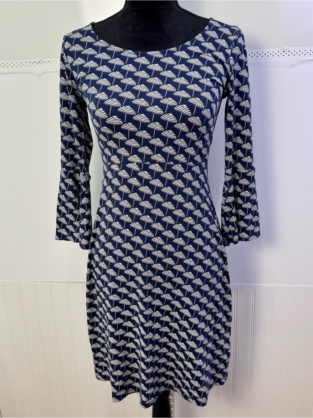 Boden Miriam Navy White Parasol Print Jersey Dress Bell Sleeve Size 4L EUC
